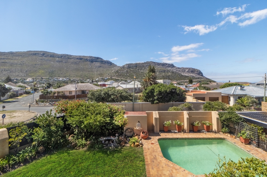 4 Bedroom Property for Sale in Fish Hoek Western Cape